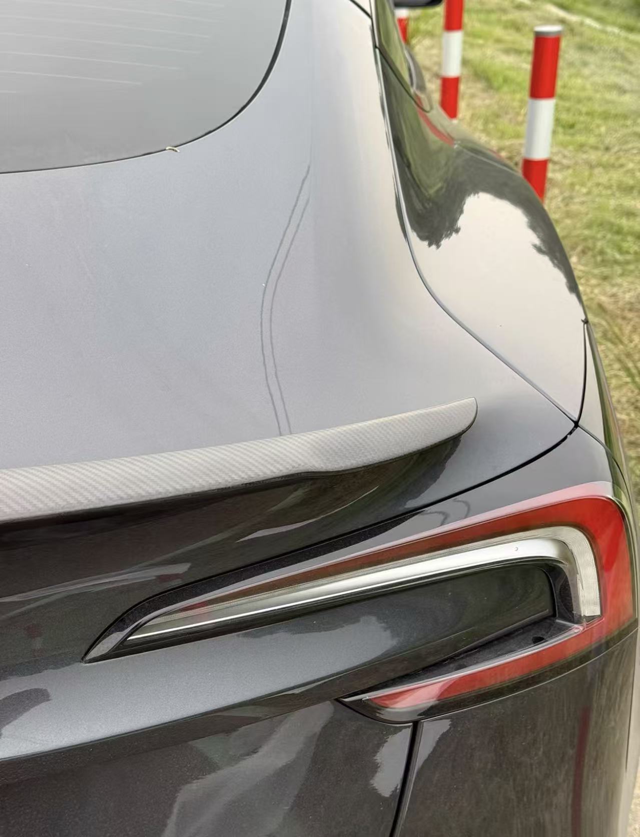 Performance Style Real Dry Carbon Fibre Spoiler-Compatible with Model 3/Y