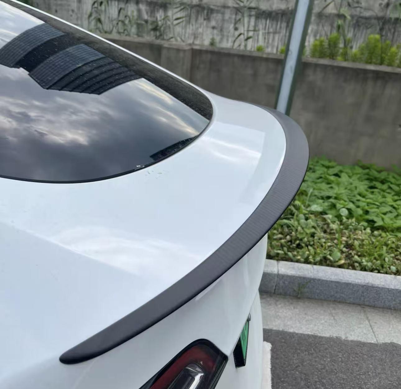 Performance Style Real Dry Carbon Fibre Spoiler-Compatible with Model 3/Y
